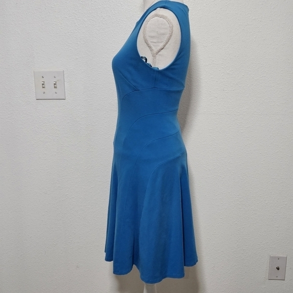 Diane Von Furstenburg fit and flare style dress size 2 - Picture 2 of 15